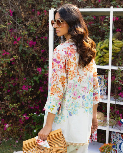 Blossom in Style: Floral Fusion Lawn Kurta Set - Perfect for Effortless Elegance